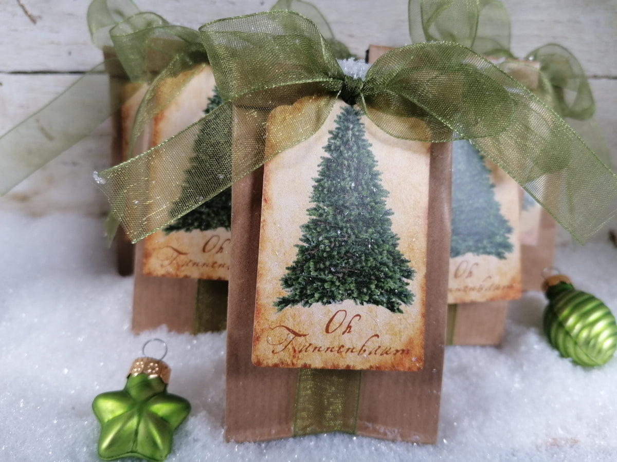 Weihnachtliche Seedballs mit Anhänger in zwei Varianten